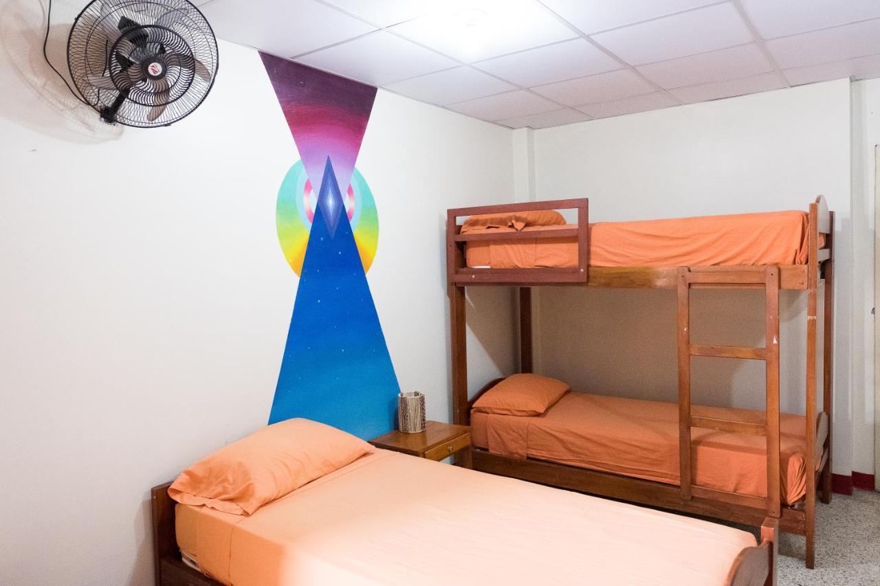 Hostel Nucapacha Guayaquil Exterior photo